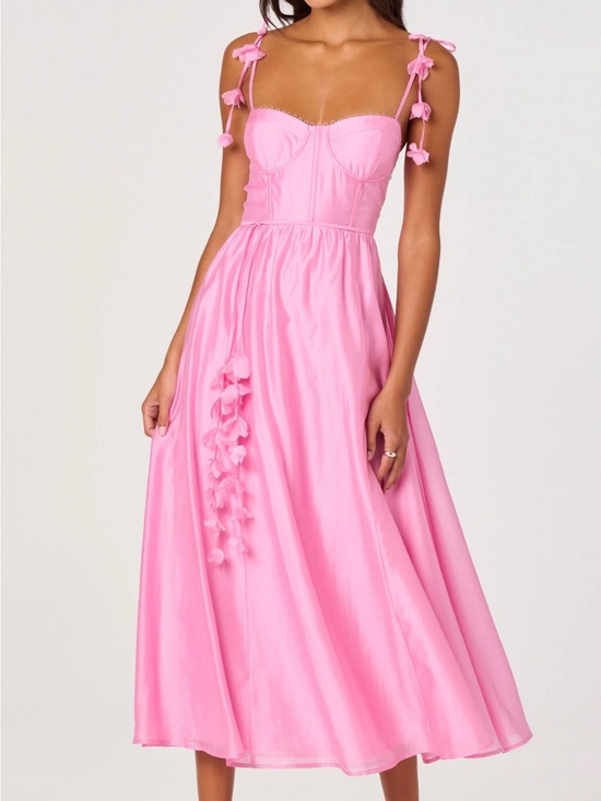 Astr Dresses & Skirts - ASTR the Label Pink Halcyon 3D Flower Appliqué Midi Dress